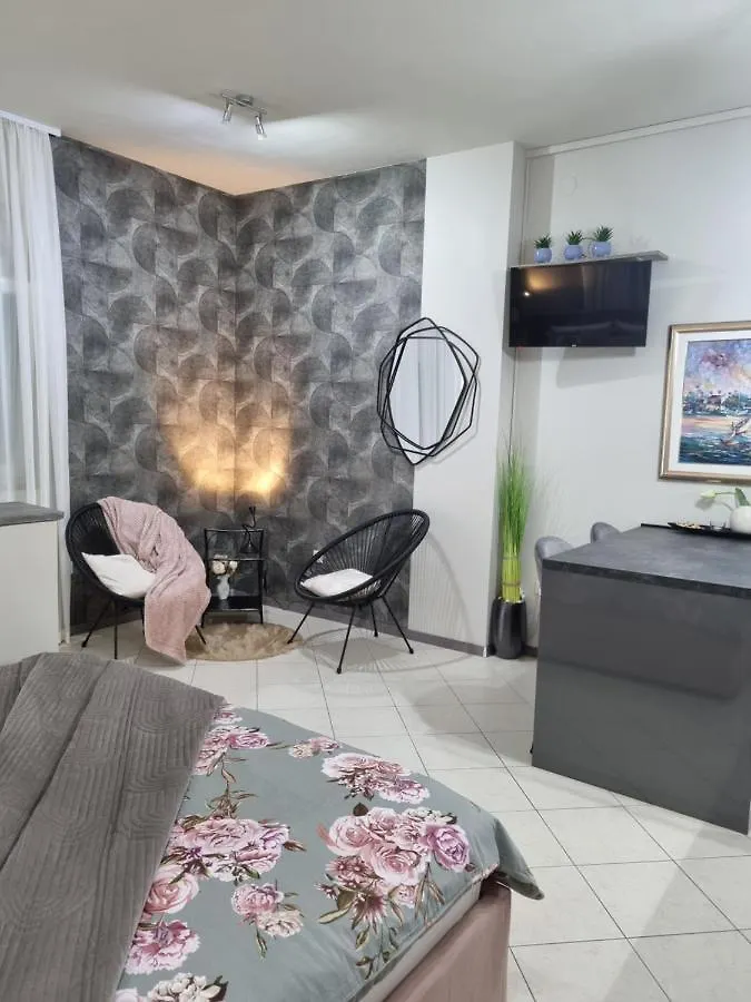 Apartman Onlystudio With Free Parking