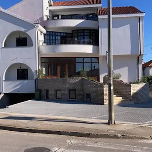 Domus Albus Apartamento